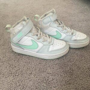 Kids Nike Court Borough